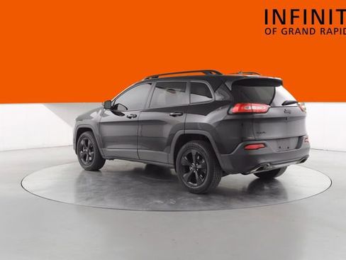 Used 2017 Jeep Cherokee High Altitude AWD/4WD image 5