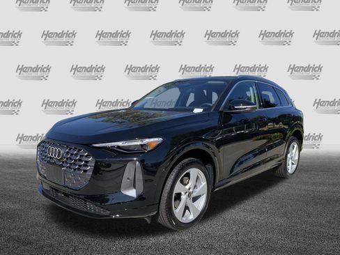 Certified 2025 Audi Q5 Premium w/ Premium Plus AWD/4WD image 5
