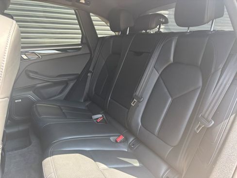 Certified 2021 Porsche Macan image 24