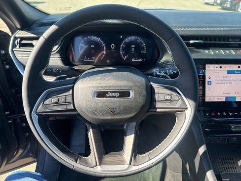 New 2026 Jeep Grand Cherokee Limited image 10