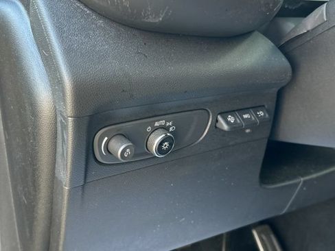 Used 2022 Buick Envision Essence w/ Technology Package I AWD/4WD image 37