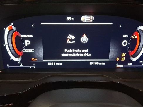 Certified 2026 Nissan Pathfinder Platinum w/ Lighting Package AWD/4WD image 21