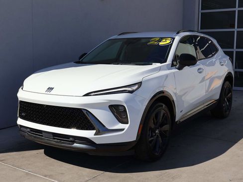 Used 2025 Buick Envision Sport Touring image 1