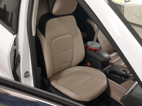 Used 2022 Ford Escape SEL image 28