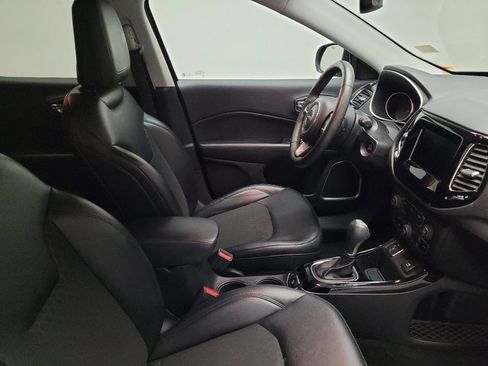 Used 2019 Jeep Compass Latitude FWD image 21