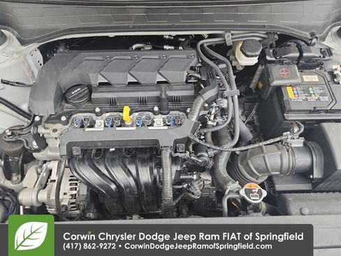 Used 2025 Hyundai Venue SEL FWD image 33