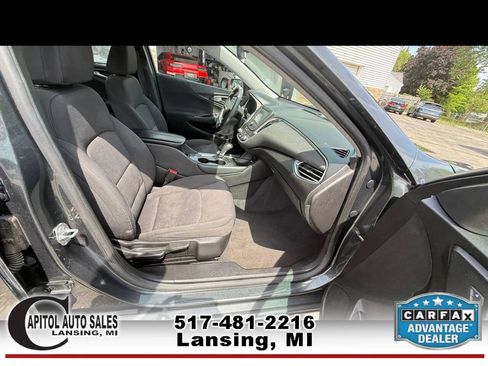 Used 2018 Chevrolet Malibu LT FWD image 17