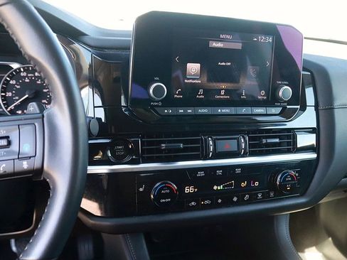 Used 2025 Nissan Pathfinder SV AWD/4WD image 20