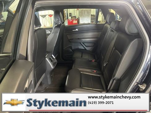 Used 2022 Volkswagen Atlas Cross Sport SEL R-Line image 28