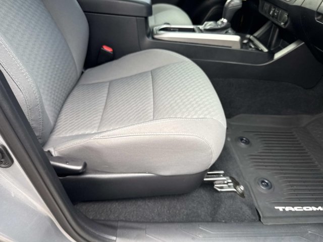 Used 2021 Toyota Tacoma SR5 RWD image 15