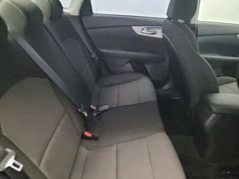 Used 2022 Kia Forte LXS image 19