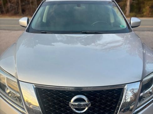 Used 2013 Nissan Pathfinder SV image 41
