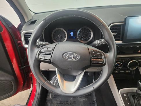 Used 2022 Hyundai Venue SEL w/ Cargo Package FWD image 13