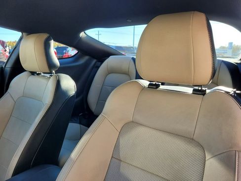 Used 2016 Ford Mustang Premium image 17