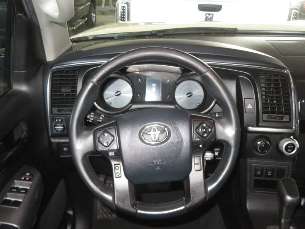 Used 2019 Toyota Sequoia TRD Sport AWD/4WD image 33