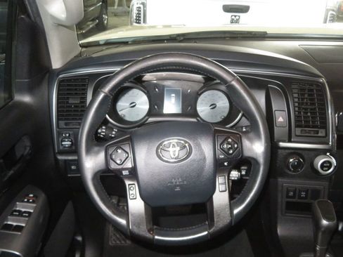 Used 2019 Toyota Sequoia TRD Sport AWD/4WD image 33