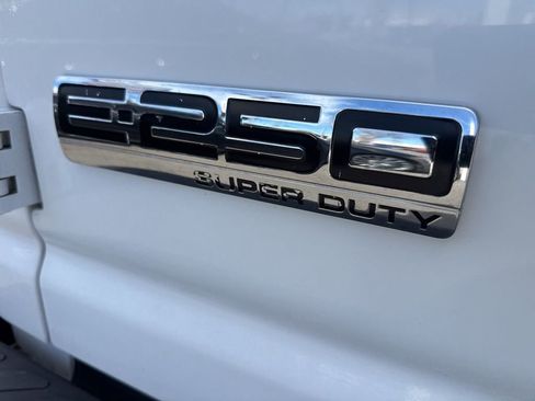Used 2009 Ford E-250 and Econoline 250 image 5