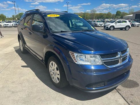 Used 2017 Dodge Journey SE w/ Popular Equipment Group AWD/4WD image 3