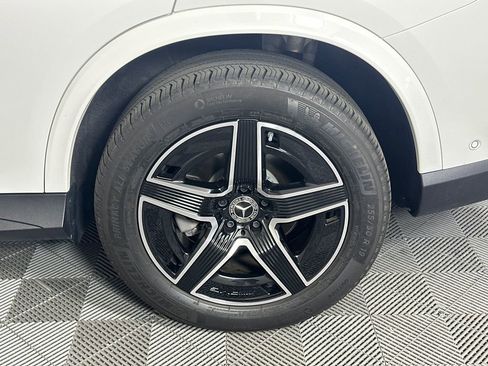 Used 2025 Mercedes-Benz GLC 300 4MATIC image 22