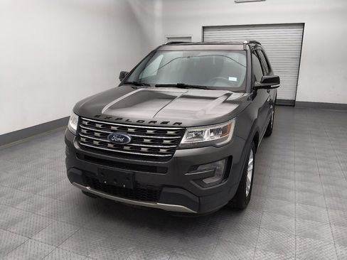 Used 2017 Ford Explorer XLT FWD image 15