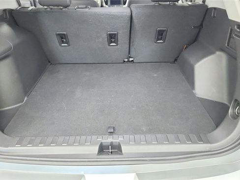 Used 2024 GMC Terrain SLE image 19