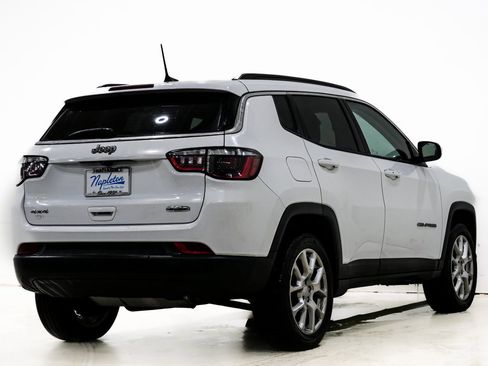 Used 2022 Jeep Compass Latitude w/ Sun and Sound Group image 7