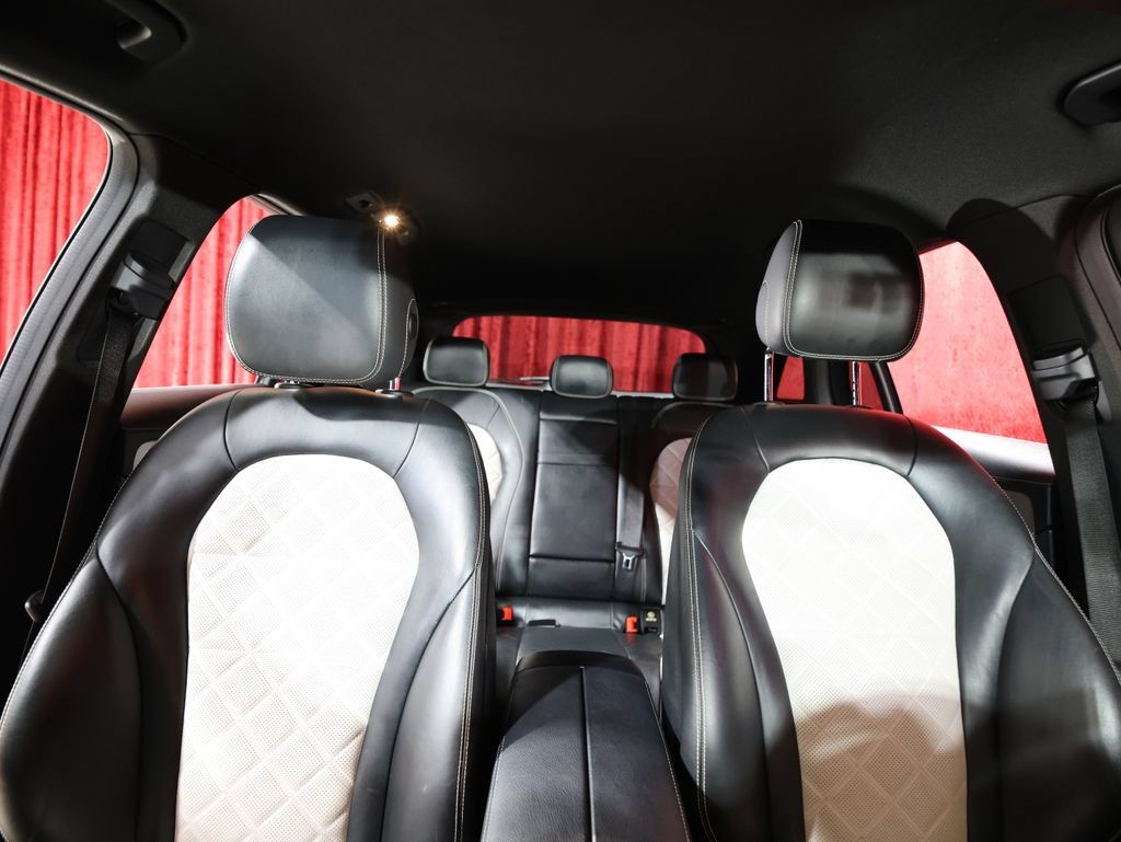 Used 2019 Mercedes-Benz GLC 300 image 23
