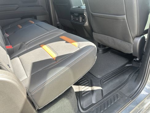 Used 2024 GMC Sierra 1500 AT4 w/ Technology Package image 29