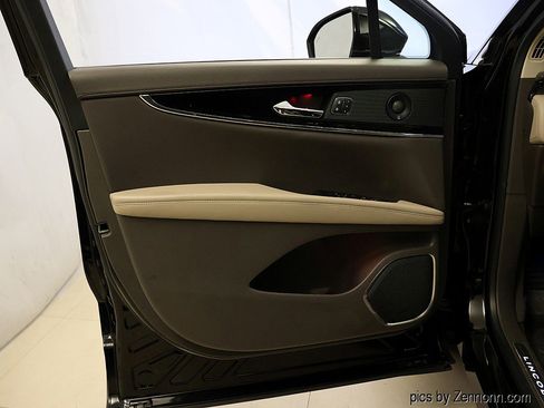 Used 2022 Lincoln Nautilus Reserve w/ Equipment Group 201A image 28