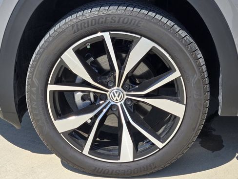 New 2026 Volkswagen Atlas SEL Premium R-Line AWD/4WD image 11