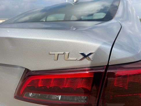 Used 2017 Acura TLX image 25