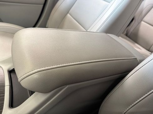 Used 2021 GMC Acadia SLT w/ Preferred Package FWD image 31