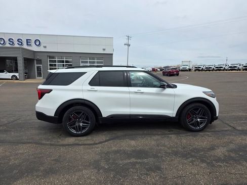 Used 2025 Ford Explorer ST AWD/4WD image 8