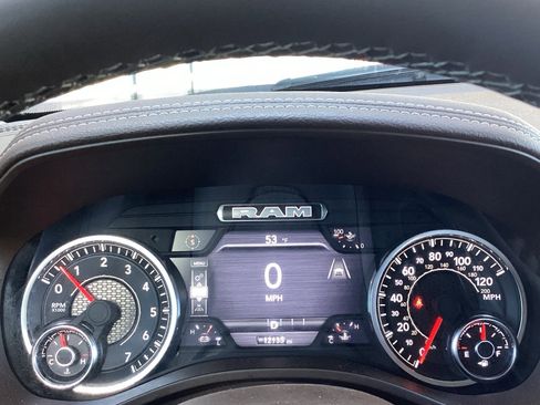 Used 2025 RAM 1500 Laramie image 10