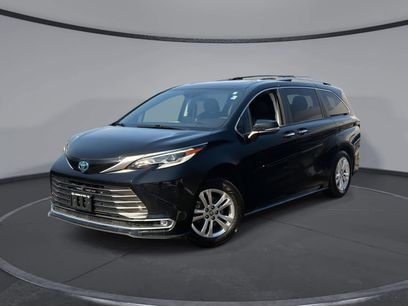 Used 2022 Toyota Sienna Platinum