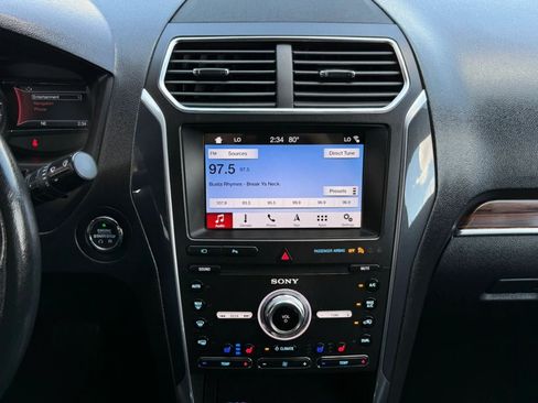 Used 2019 Ford Explorer Limited w/ Class III Trailer Tow Package FWD image 53