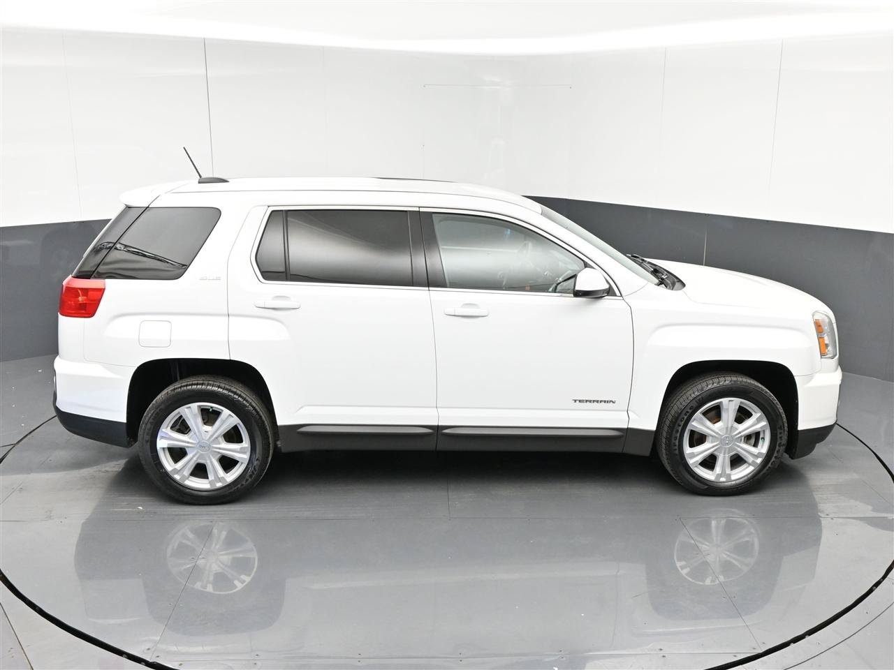 Used 2017 GMC Terrain SLE FWD image 24