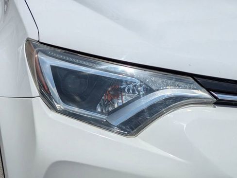 Used 2016 Toyota RAV4 XLE FWD image 10