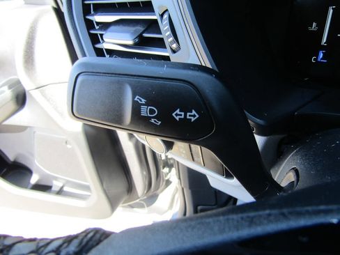 Used 2026 Ford Escape SE w/ Class II Trailer Tow Package FWD image 29