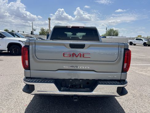 Used 2025 GMC Sierra 1500 SLT AWD/4WD image 4