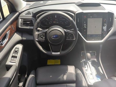 Used 2025 Subaru Ascent Touring AWD/4WD image 18