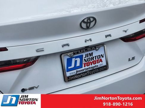 Used 2025 Toyota Camry LE image 11