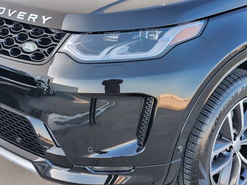 New 2025 Land Rover Discovery Sport S image 9