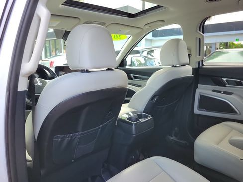 Used 2022 Kia Telluride S FWD image 8