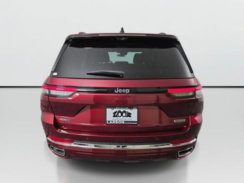 Used 2023 Jeep Grand Cherokee Overland w/ Luxury Tech Group IV AWD/4WD image 4