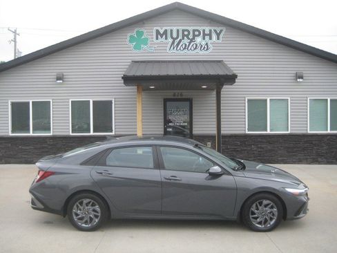 Used 2024 Hyundai Elantra SEL FWD image 1