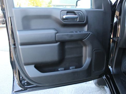 Used 2020 Chevrolet Silverado 1500 Custom Trail Boss w/ Custom Convenience Package image 11