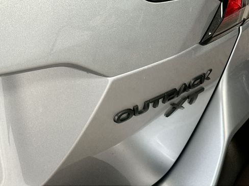 Used 2025 Subaru Outback Onyx Edition XT AWD/4WD image 10