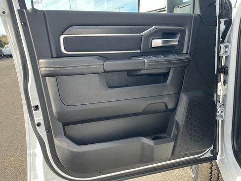 New 2026 RAM 2500 Big Horn AWD/4WD image 16