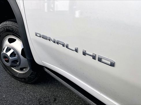 Used 2023 GMC Sierra 3500 Denali w/ Denali Ultimate Package image 7